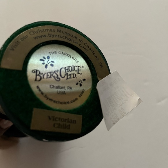 Byer’s Choice Ltd. Vintage boy holding apple crate - Picture 5 of 6